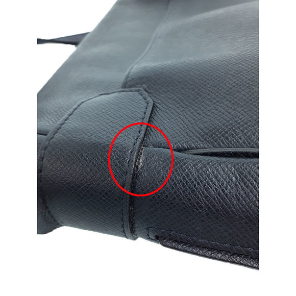 Louis Vuitton Shoulder MM Roman Taiga Bag - Picture 6 of 8